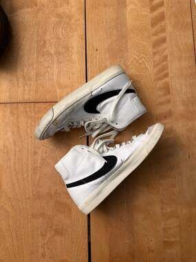 Nike Blazer Mid '77 Vintage White Black BQ6806-100
